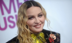 2 çocuğu daha evlat edindi