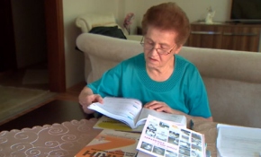 82 yaşındaki Seyhan Nine'nin okuma tutkusu