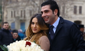 Azerbaycanlı gençten "flash mob"lu evlilik teklifi