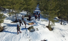 Kaybolan film ekibi "drone" sayesinde kurtarıldı