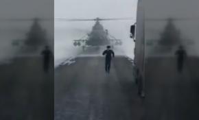 Pilot yol sormak için helikopteri indirdi