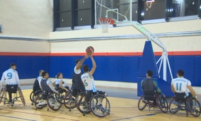 Azmiyle engelleri aşan basketbol oyuncuları