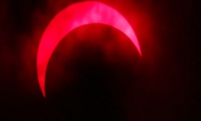 Merakla beklenen Güneş tutulması gerçekleşti