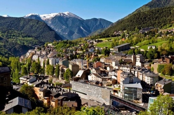 Andorra- Nüfusu: 84,082