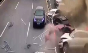 Kontrolden çıkan tır dehşet saçtı