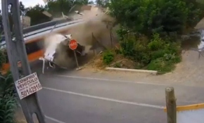 Tren kamyonu biçti geçti