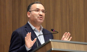 'Türk milletinin gururuyla oynanmasına izin vermeyeceğiz'