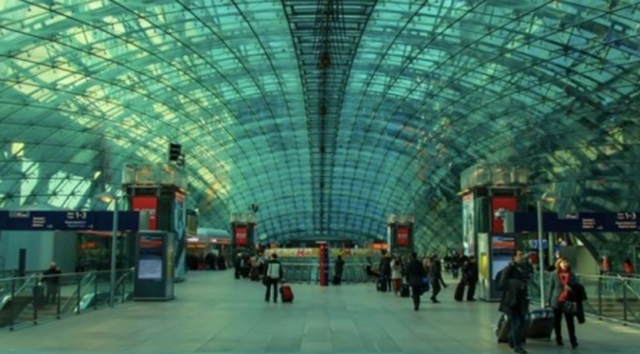 10. Frankfurt Havalimanı (Almanya)