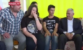 Başbakan'a pankartlı davet