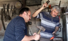 'Diriliş Ertuğrul'un balta ve kılıçları Sivas'tan