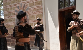 Ertuğrul Gazi'ye saygı nöbeti