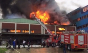 Trabzon'da sanayi bölgesinde yangın