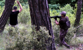 Özel harekat polisinden ormanda tatbikat