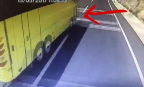 İşte Muğla'da uçurumdan yuvarlanan midibüsün kaza anı