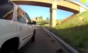 Polis aracı durdurunca olanlar oldu