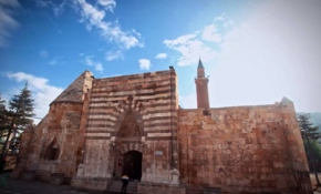 Tarihi 'İpek Yolu' yeniden canlanıyor