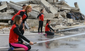 Kadın itfaiyecilere madalya mücadelesinde destek