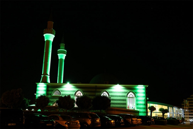 Belçika`da ilk teravih namazı kılındı