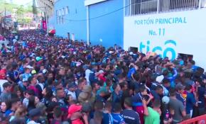 Honduras'ta şampiyonluk maçı faciaya dönüştü