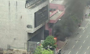 Venezuela'da sokaklarda silahlar konuşuyor