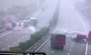 Çin'de inanılmaz zincirleme kaza!