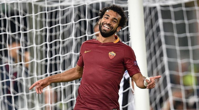 Liverpool Salah'ı renklerine kattı