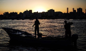 İsrail, Gazzeli balıkçıların avlanma mesafesini yine düşürdü