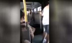 Seyir halindeki otobüs ikiye bölündü