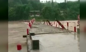 Çin sele teslim oldu