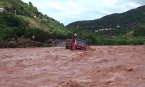 Doğu ve Güney doğu Asya ülkelerinde şiddetli yağış durmuyor