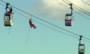 Teleferikte korku dolu saatler