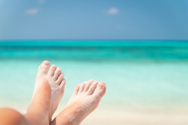 5. Ayaklarınızdan ve ayakkabılarınızdan kumları çıkarmaya yardımcı olur.