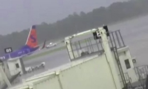 ABD'de uçağa yıldırım düştü