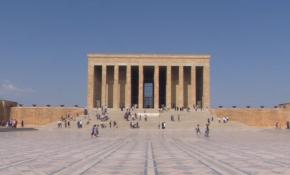 "Anıtkabir'e gözümüz gibi bakıyoruz"