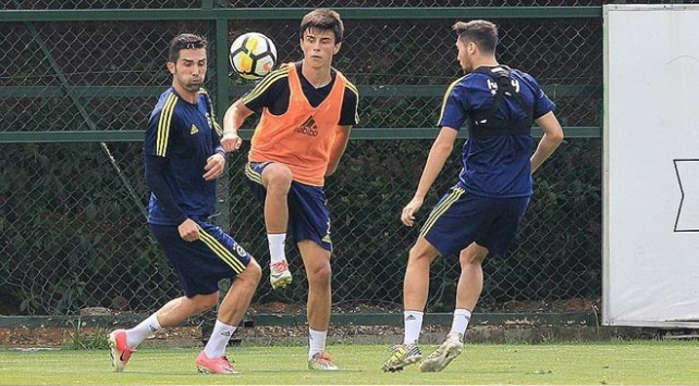 Eljif Elmas'a milli davet