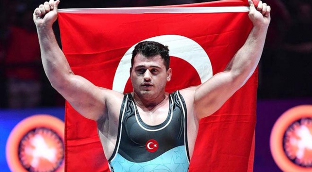 Rıza Kayaalp'ten altın madalya