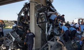 Eskişehir-Ankara karayolunda yolcu otobüsü kazası