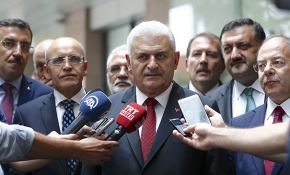 Başbakan Vietnam'da gazetecilerin sorularını yanıtladı