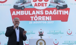 300 ambulansın dağıtım töreni