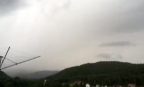 Yıldırım adamı teğet geçti