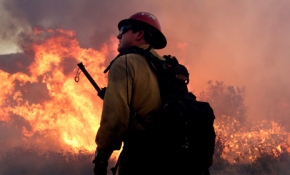 Los Angeles tarihinin en büyük yangını ile karşı karşıya