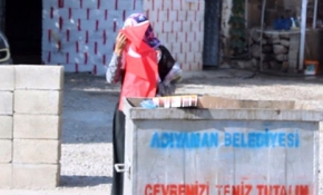 90 yaşındaki Sıdıka Nine'nin bayrak sevgisi