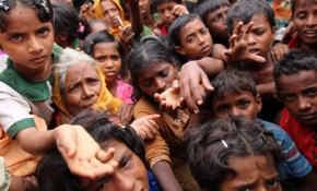 Arakan'a ilk yardım Türkiye'den