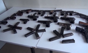 PKK'nın suikast silahları yakalandı