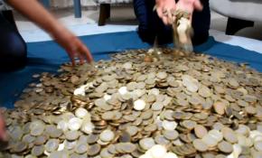 Sigara paralarıyla 15 bin lira biriktirdi