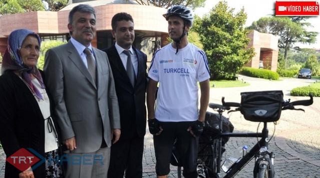 Gül, Dostluk İçin Pedal Çeviren Gazeteciyi Kabul Etti