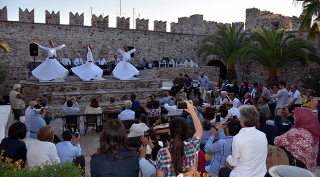 Marmaris Kalesi'nde sema gösterisi