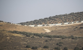 Komando ve zırhlı araçlar sınırda konuşlandırıldı