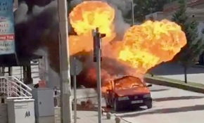 LPG tankı patlayan otomobil alevlere teslim oldu