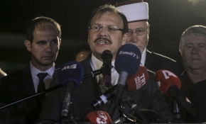 'Çavuşoğlu, öksüz ve yetim büyüdüğü köyünü başbakan yardımcısı olarak ziyaret etti'